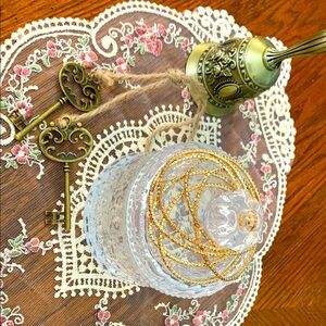 6 stretchy golden bracelets